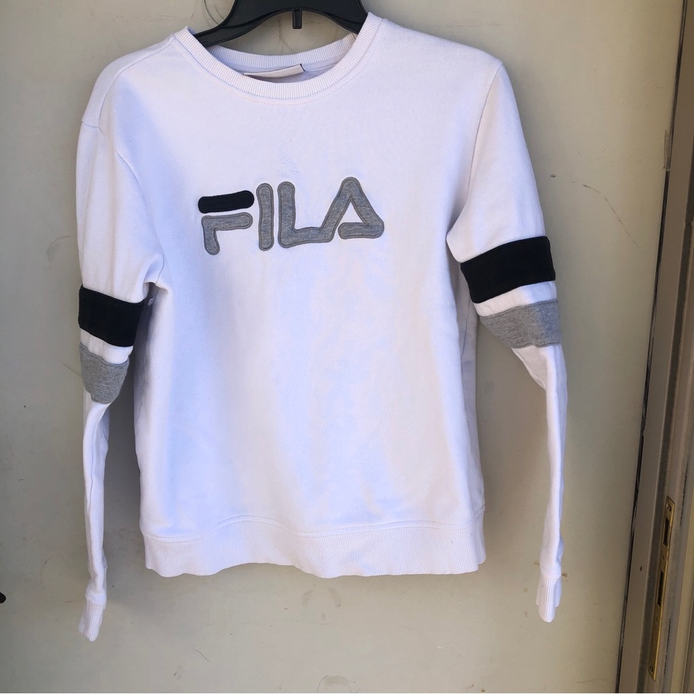 FILA Size Medium White Embroidered Crew Neck Sweatshirt
